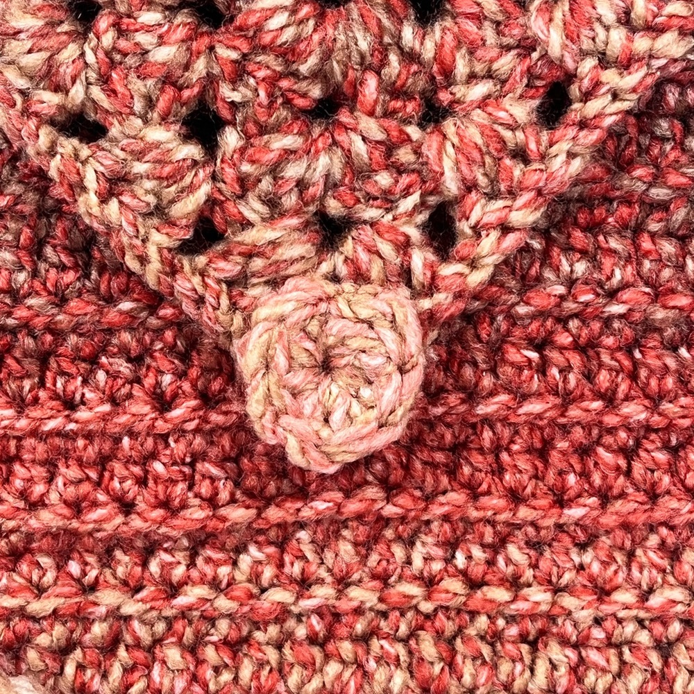 Coral Crochet Wristlet Clutch - Picture 3 of 10